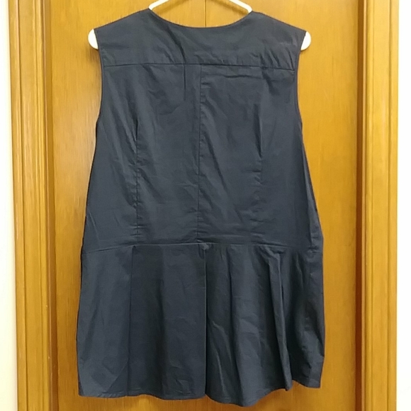 Le Chateau Dark Navy sleeveless blouse - Picture 5 of 7